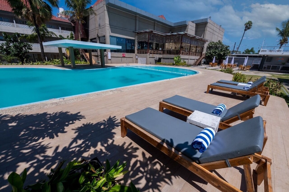 Kristal Hotel Kupang 6/40