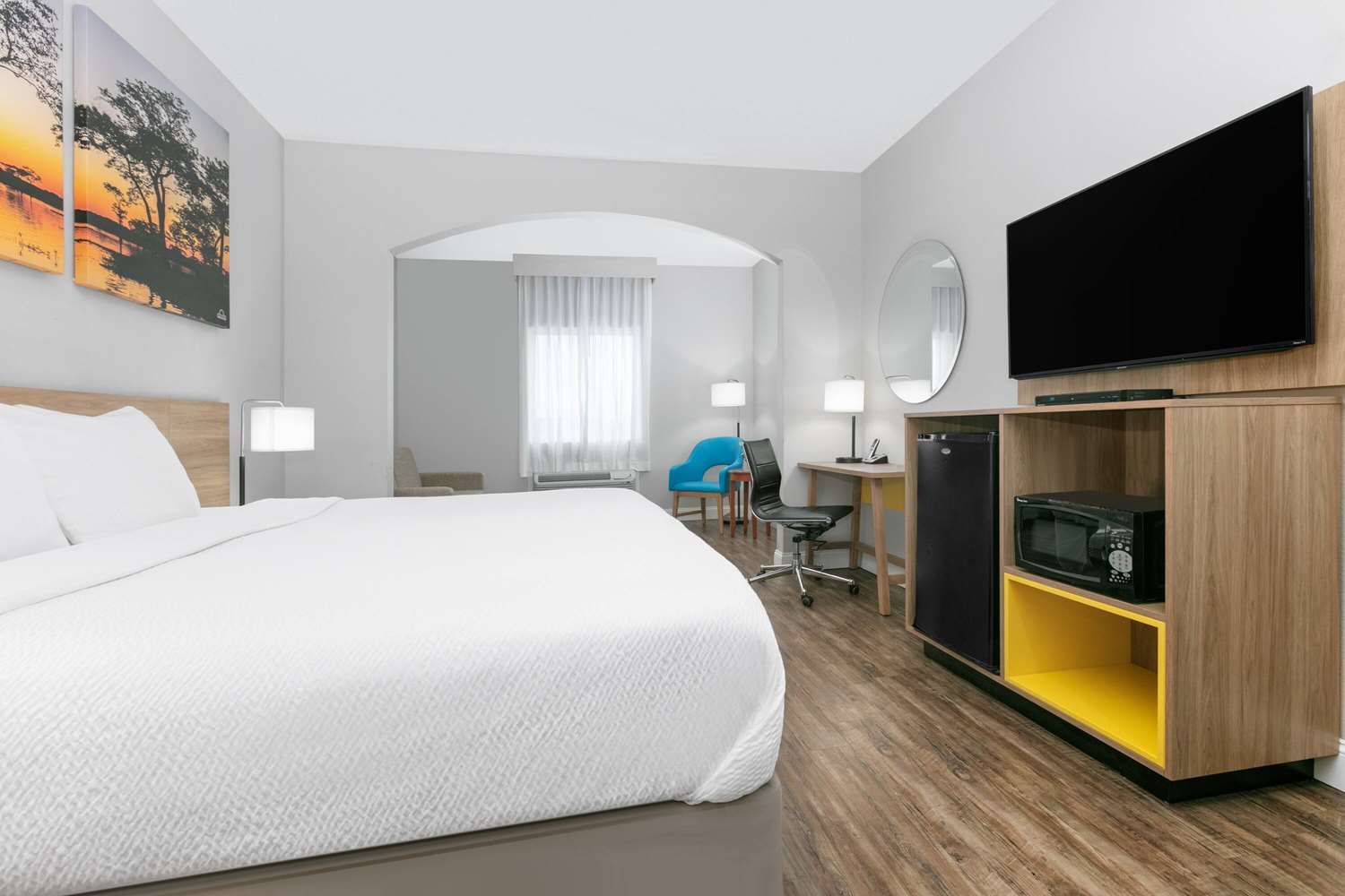 Days Inn & Suites By Wyndham Cabot 12/56
