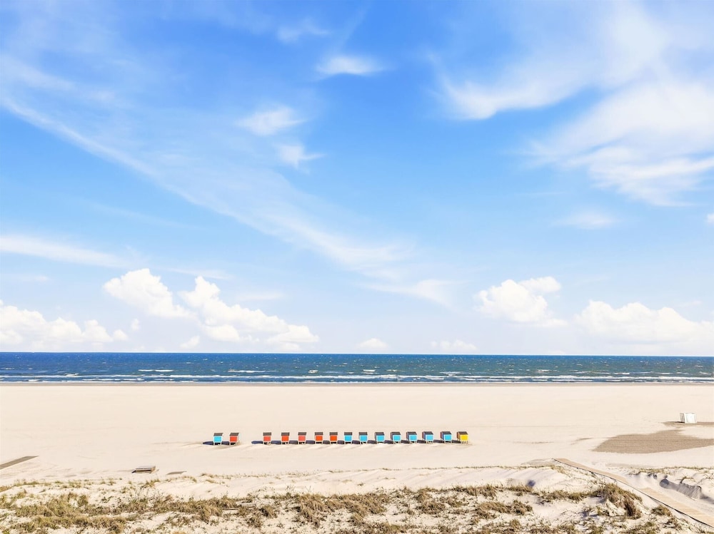 Coliseum Ocean Resort 63/64