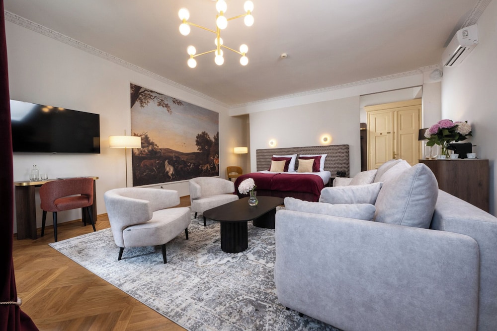 Palladian Hotel 45/67
