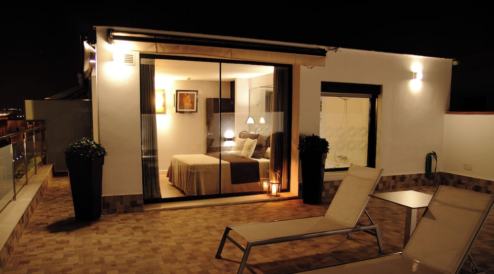 Don Paco Hotel 44/77