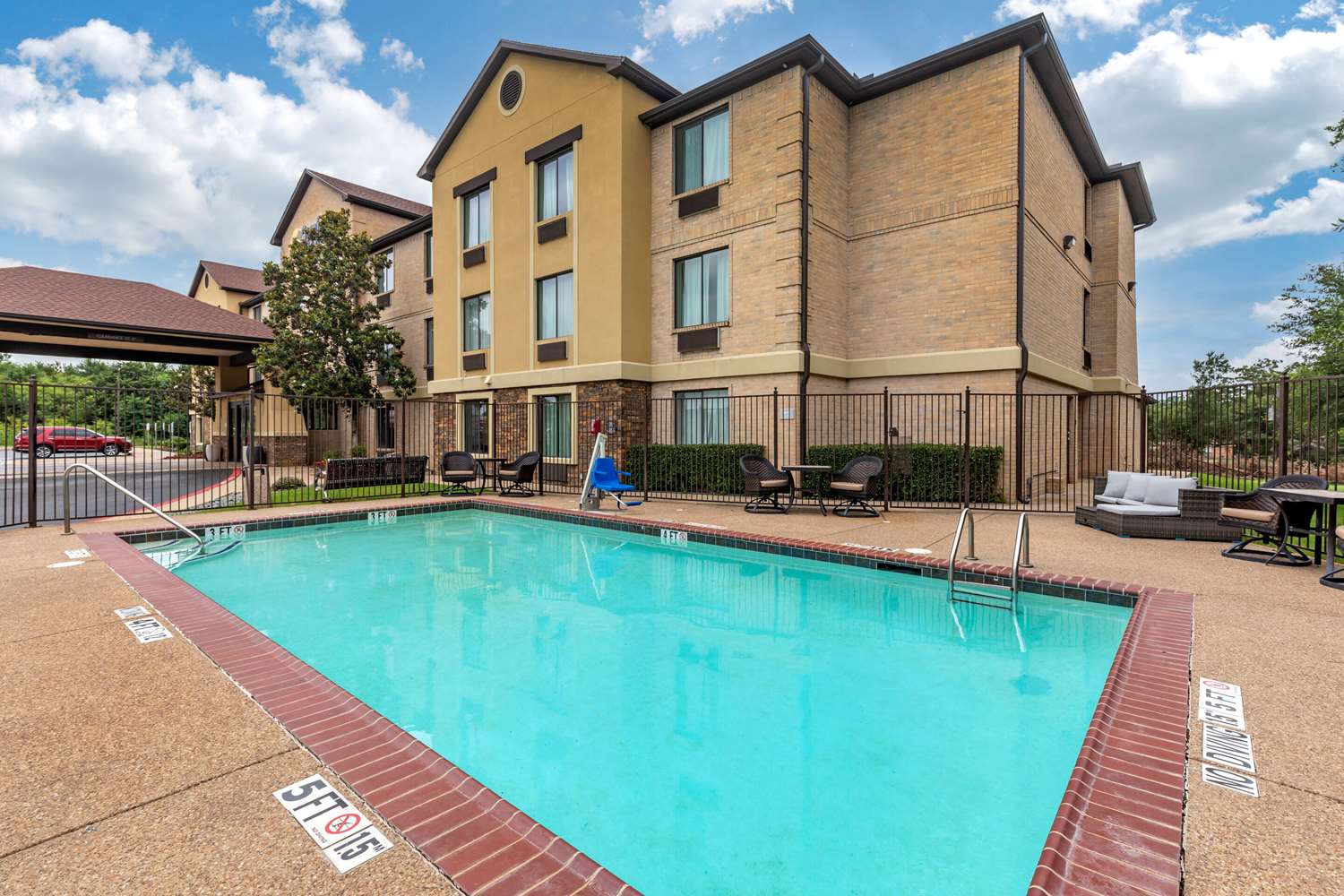 Comfort Inn Suites Mansfield 18/18