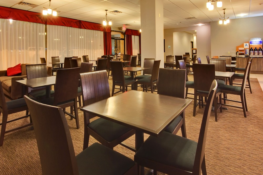 Holiday Inn Express Los Angeles Lax Airport 40/56