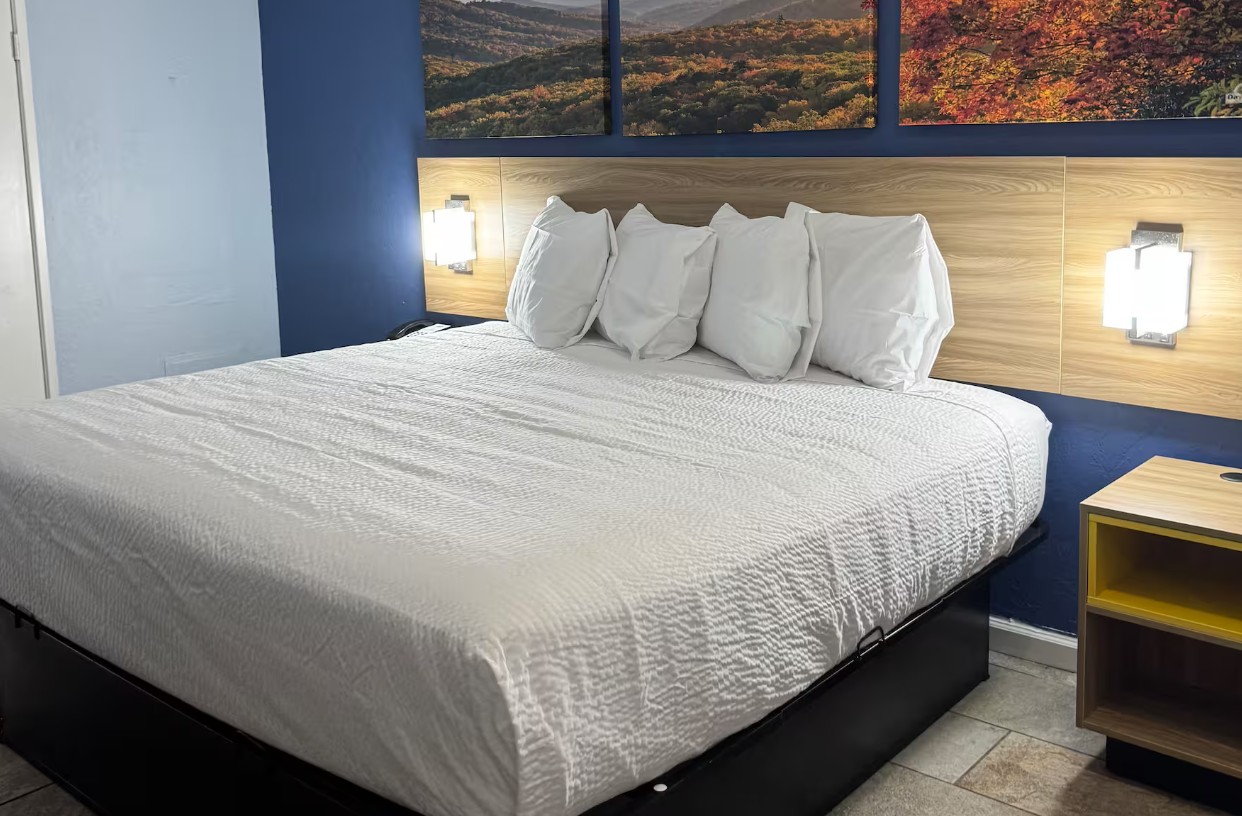 Days Inn by Wyndham Charlotte University 16/35