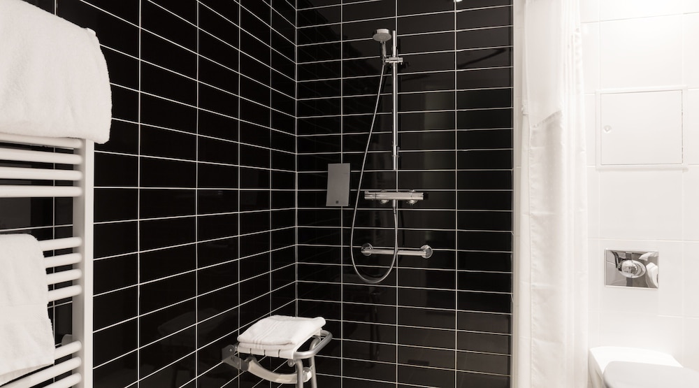 HOLIDAY INN EXPRESS AMIENS 18/73