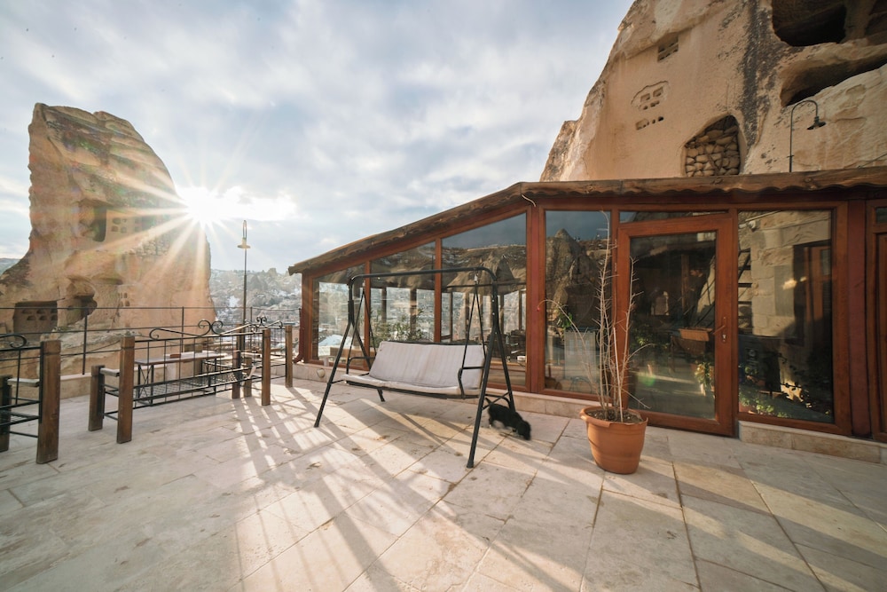 Zeus Cave Suites 49/50