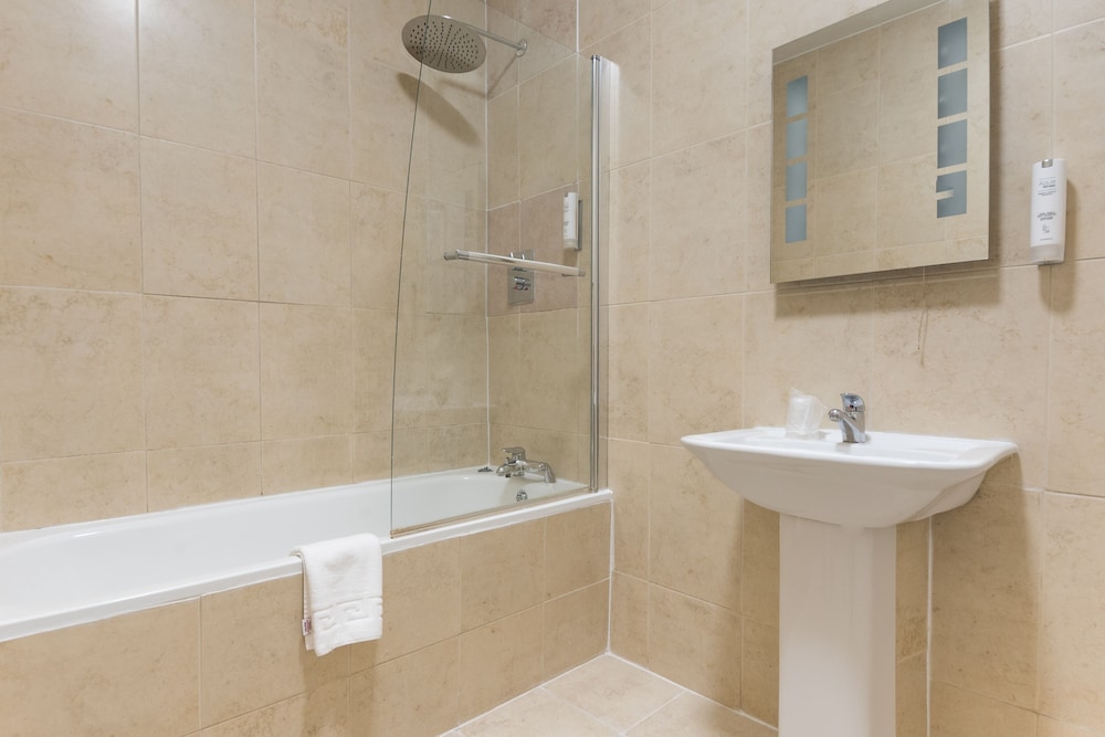 Best Western The Plough Hotel 44/50