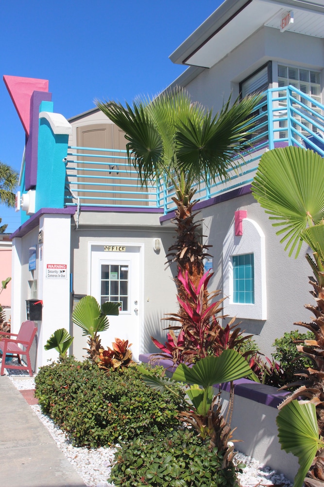 Royal North Beach All Suites 13/57