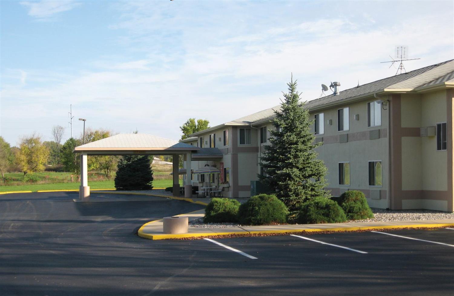 Americas Best Value Inn Charlotte Mi 30/30