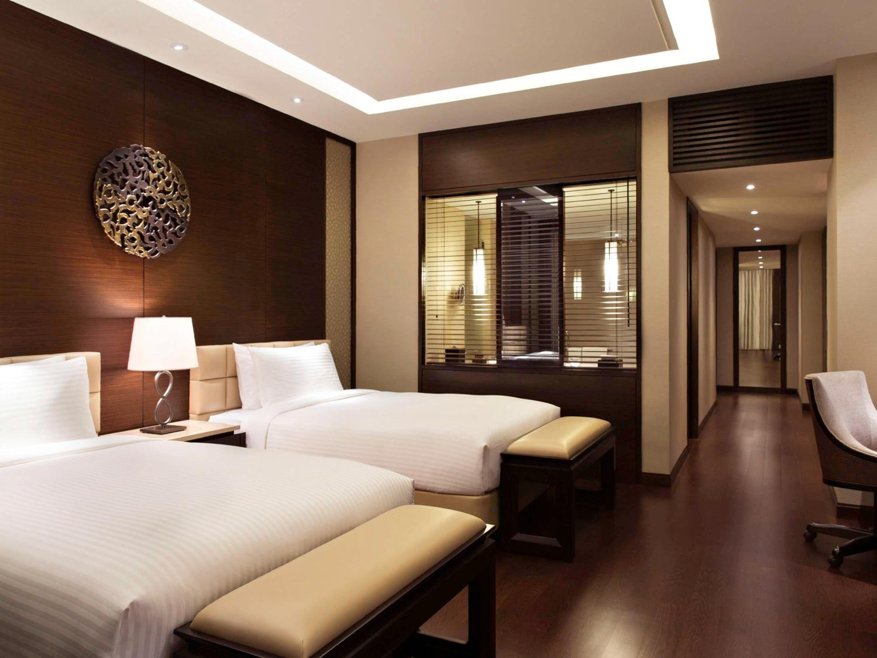 Fairmont Gold, Queen Bed