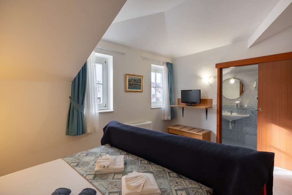Hotel Villa Fontana 34/50