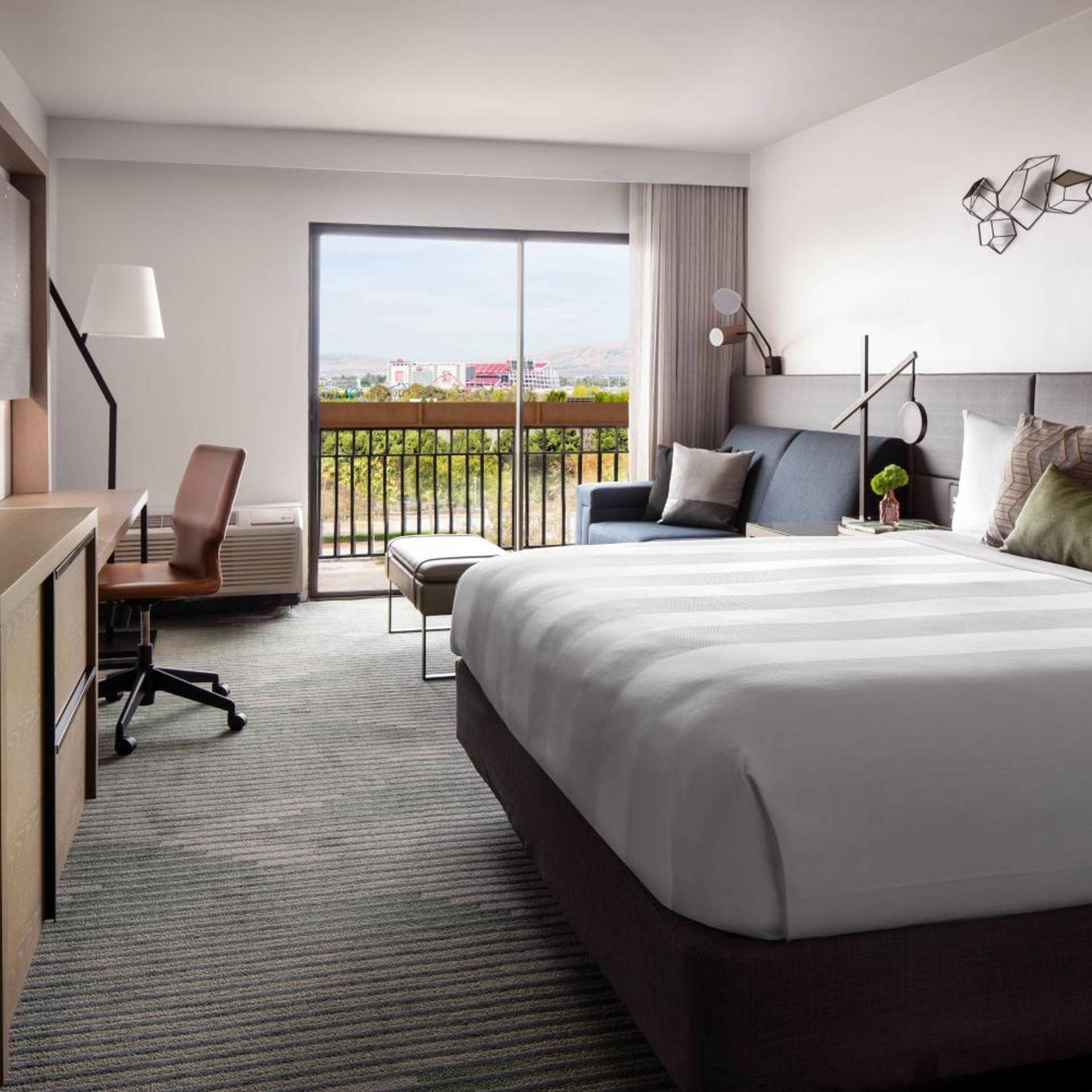 Tower, Deluxe, King Bed, Sofa