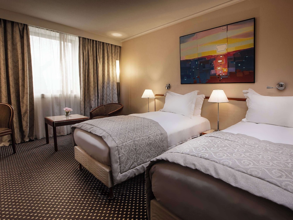 SUPERIOR, TWIN BEDS, GARDEN VIEW