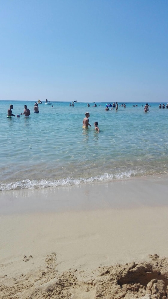 Morello Beach Hotel 32/50