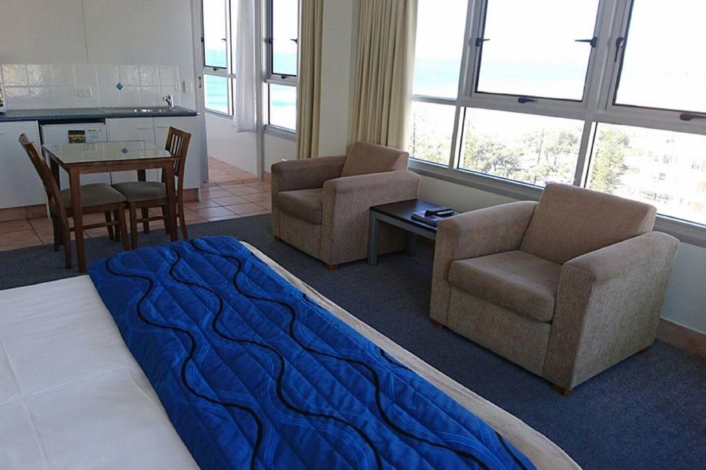 Chateau Beachside 16/30