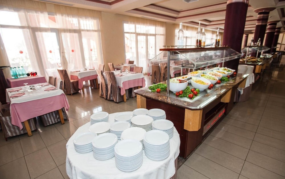 Hotel and Club Lella Meriam 18/29