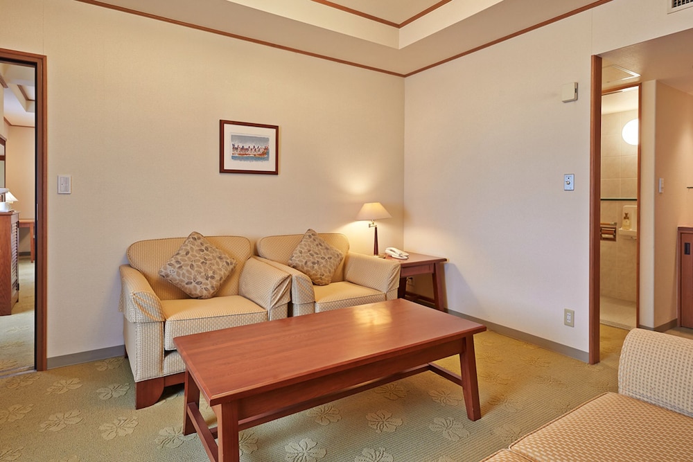 Pacific Hotel Okinawa 50/72
