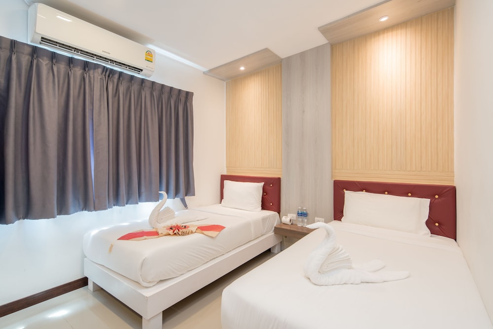 Baan Thai Beach Side Residence 18/50