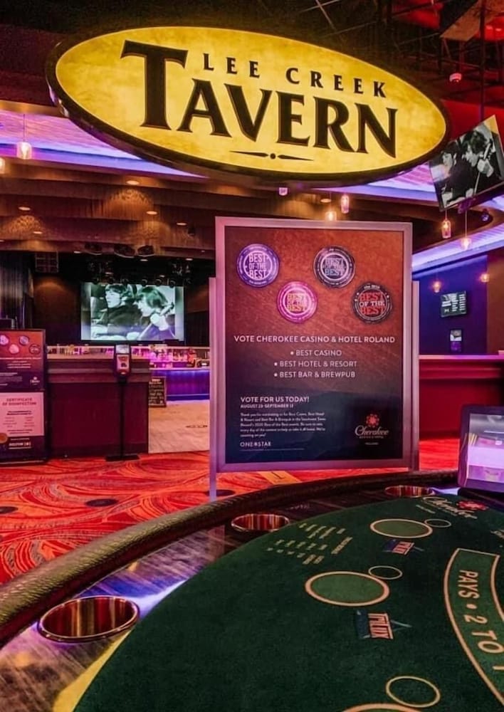 Cherokee Casino & Hotel Roland 7/71