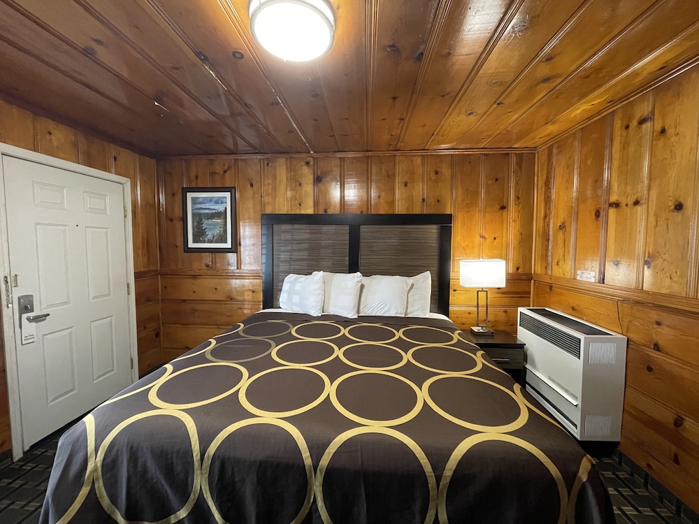 Pinewood Inn 42/55