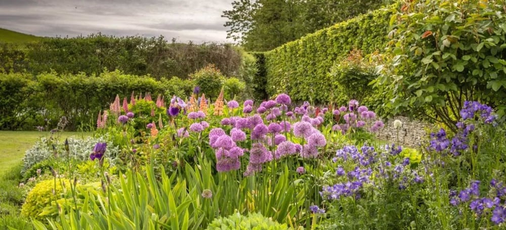 Aylworth Manor 37/50