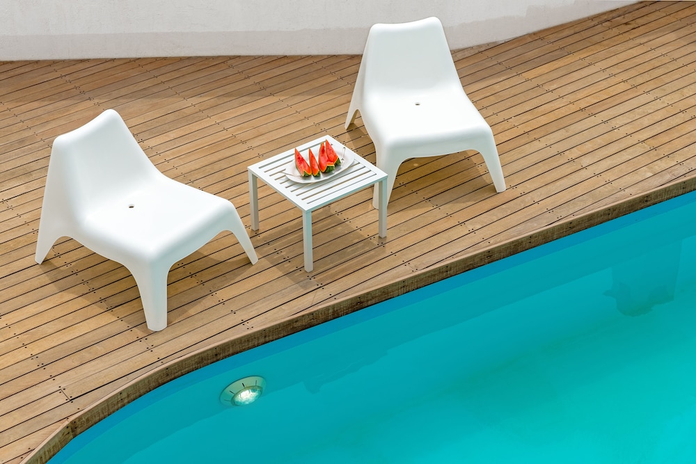 Hermes Suites 50/50
