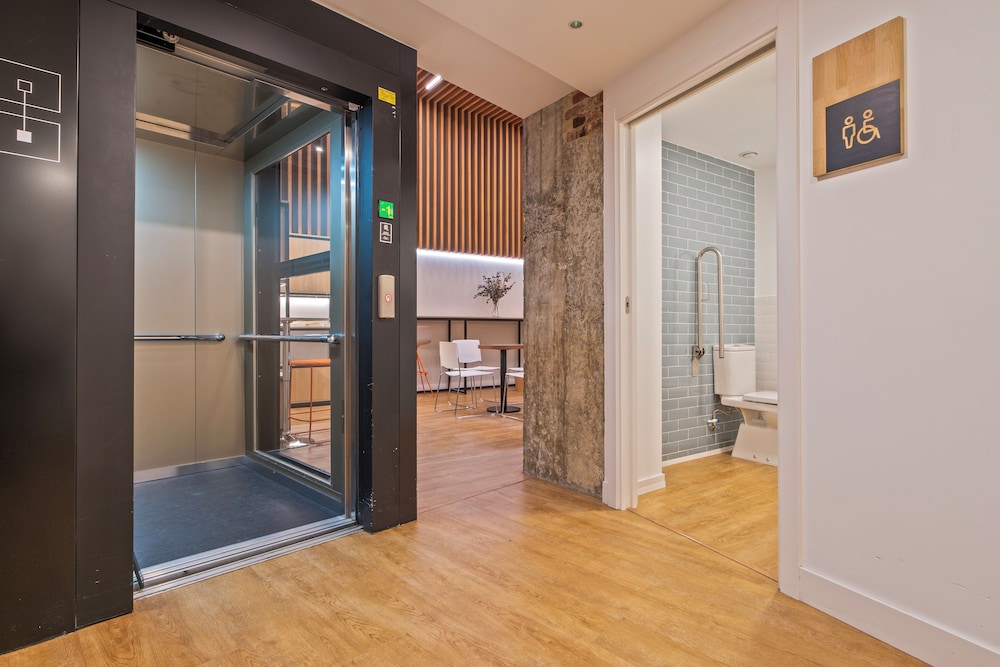 Colectia Hotel Ondarreta 20/38