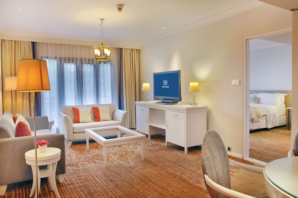 SHL Hotel and Resort 46/77