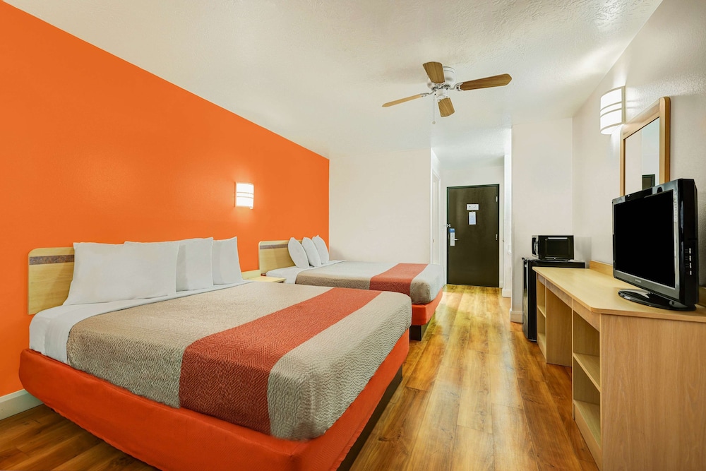 Motel6 Beaver, UT 25/57