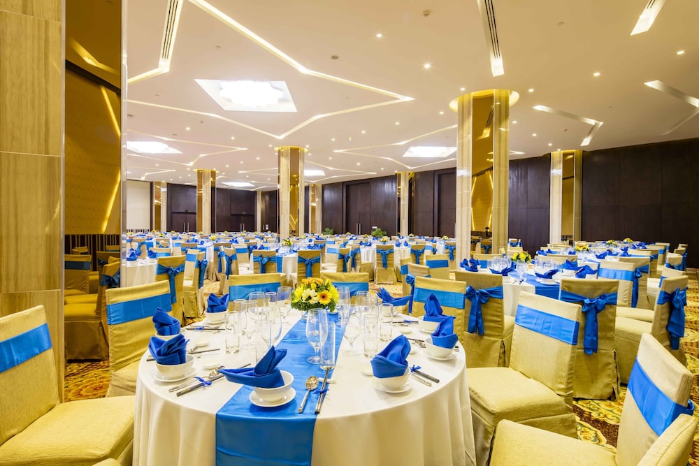 DIAMOND BAY HOTEL 38/48