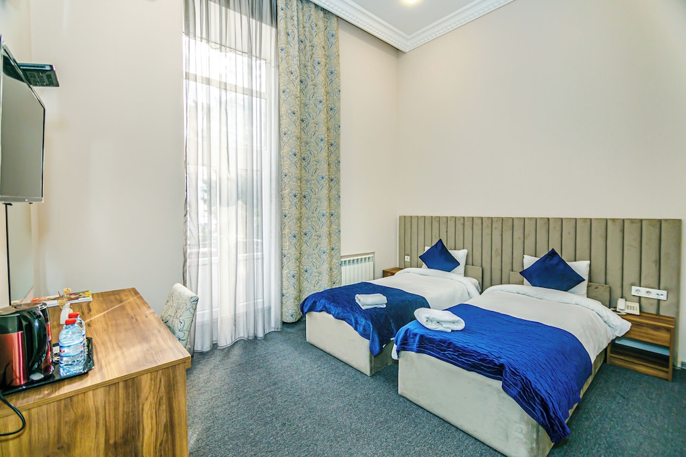 Bristol Hotel Baku 8/51