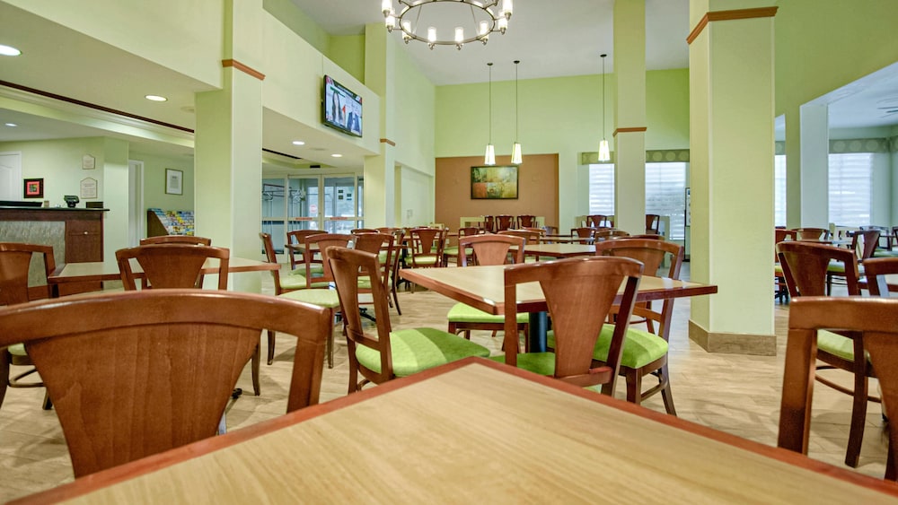 Galleria Palms Hotel 48/59