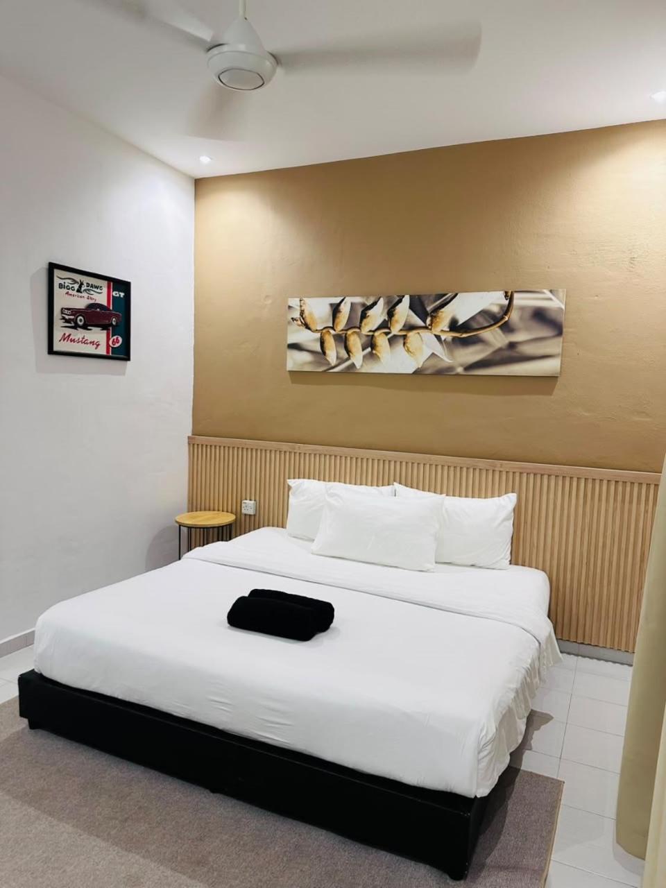 Dhania Motel 20/41