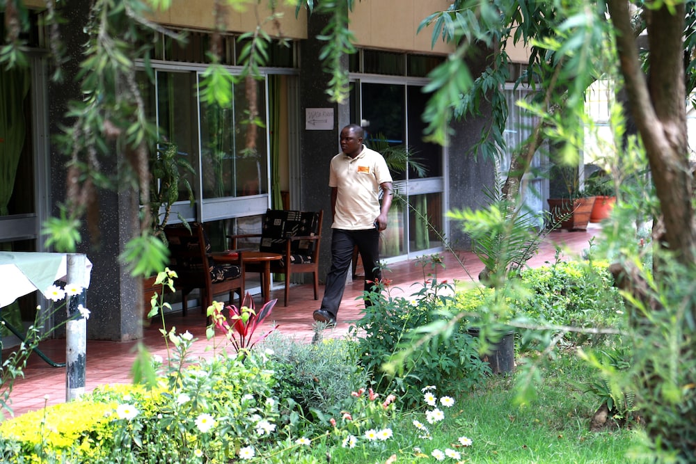 The Equator Hotel 11/60