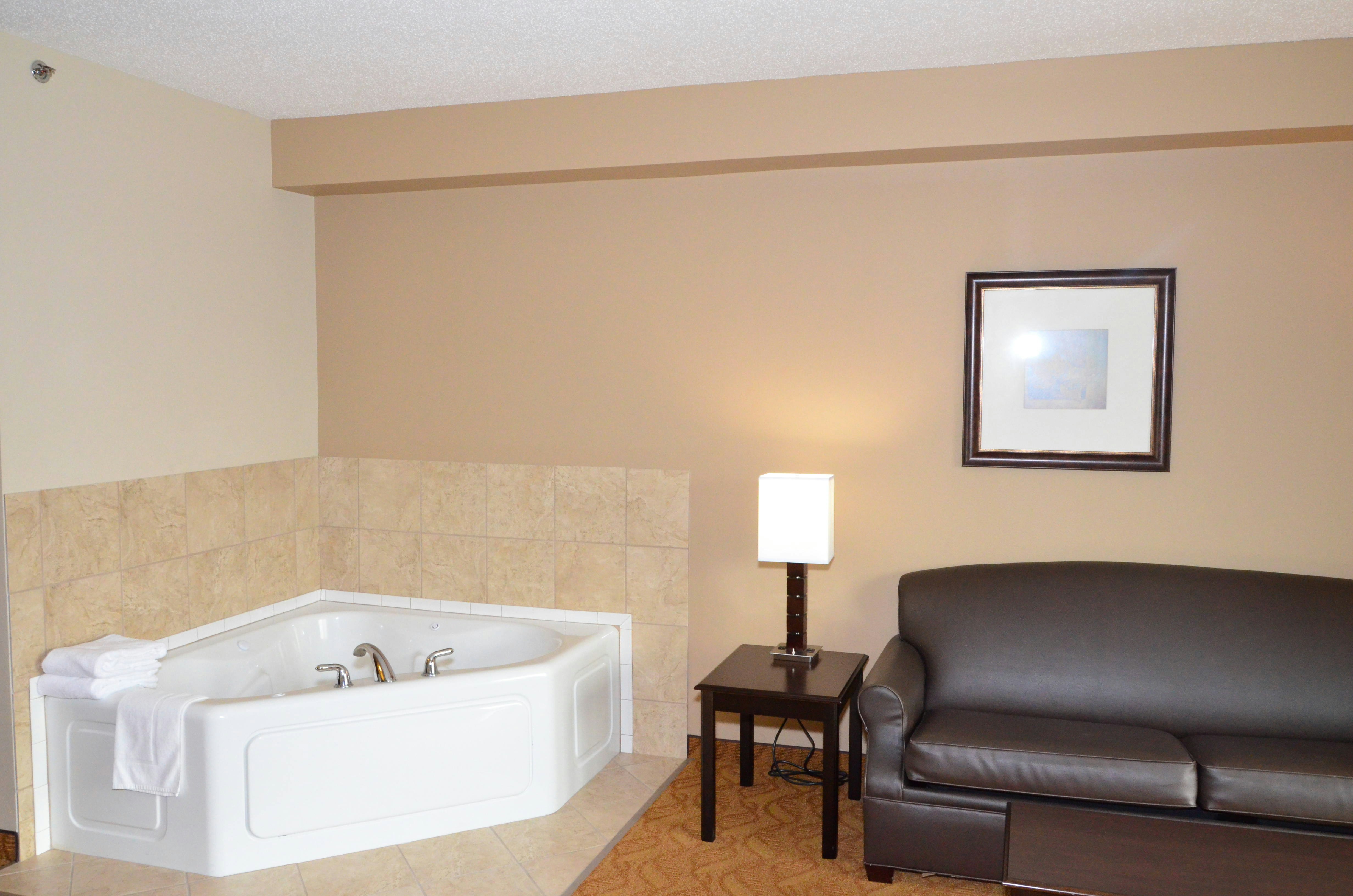 Cobblestone Inn & Suites - Lake View 16/27