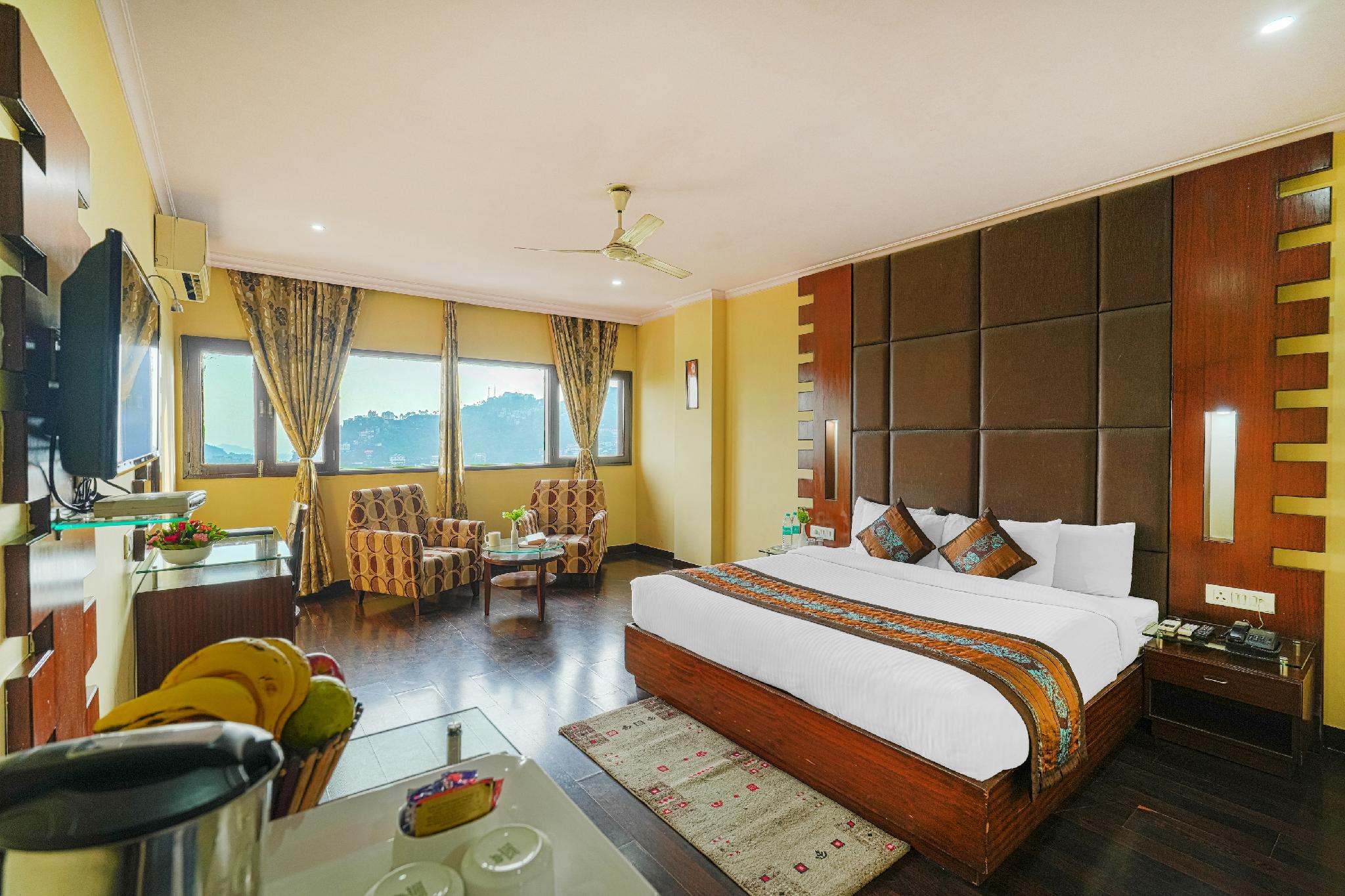 Super, Deluxe, Double Bed, Mountain View