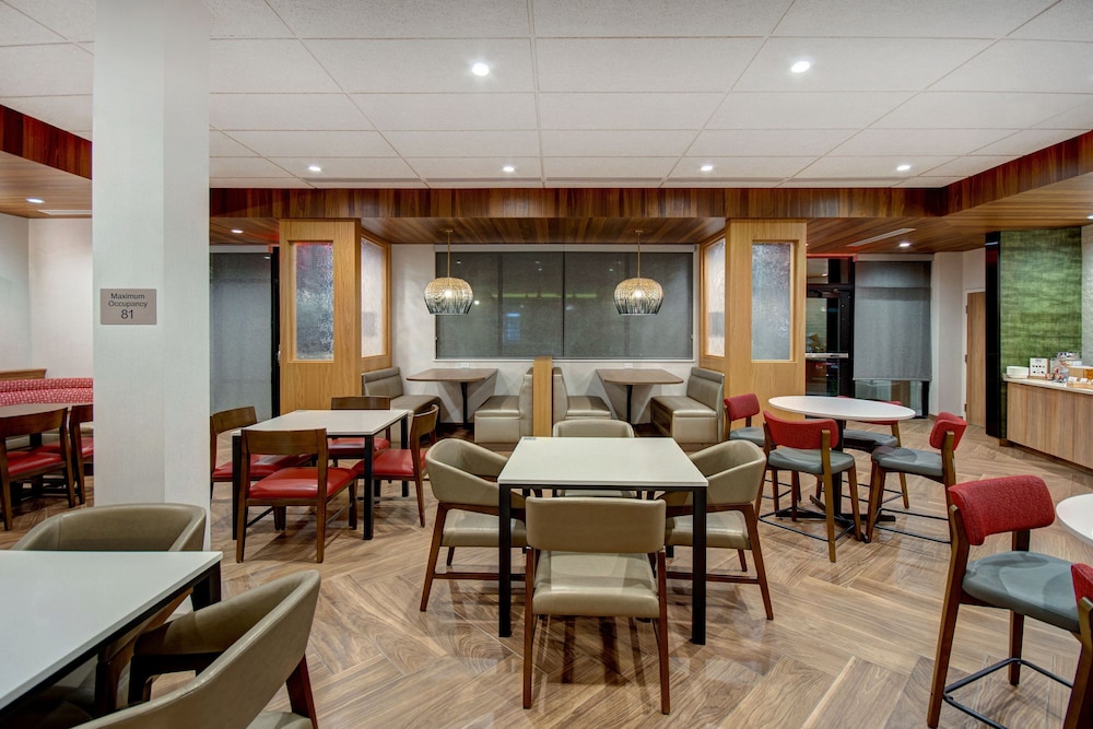 Fairfield Inn & Suites Lancaster Palmdale 23/34