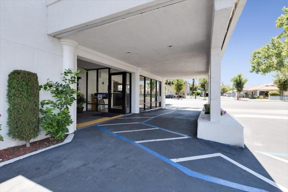 Motel6 San Jose, CA - Convention Center 46/60