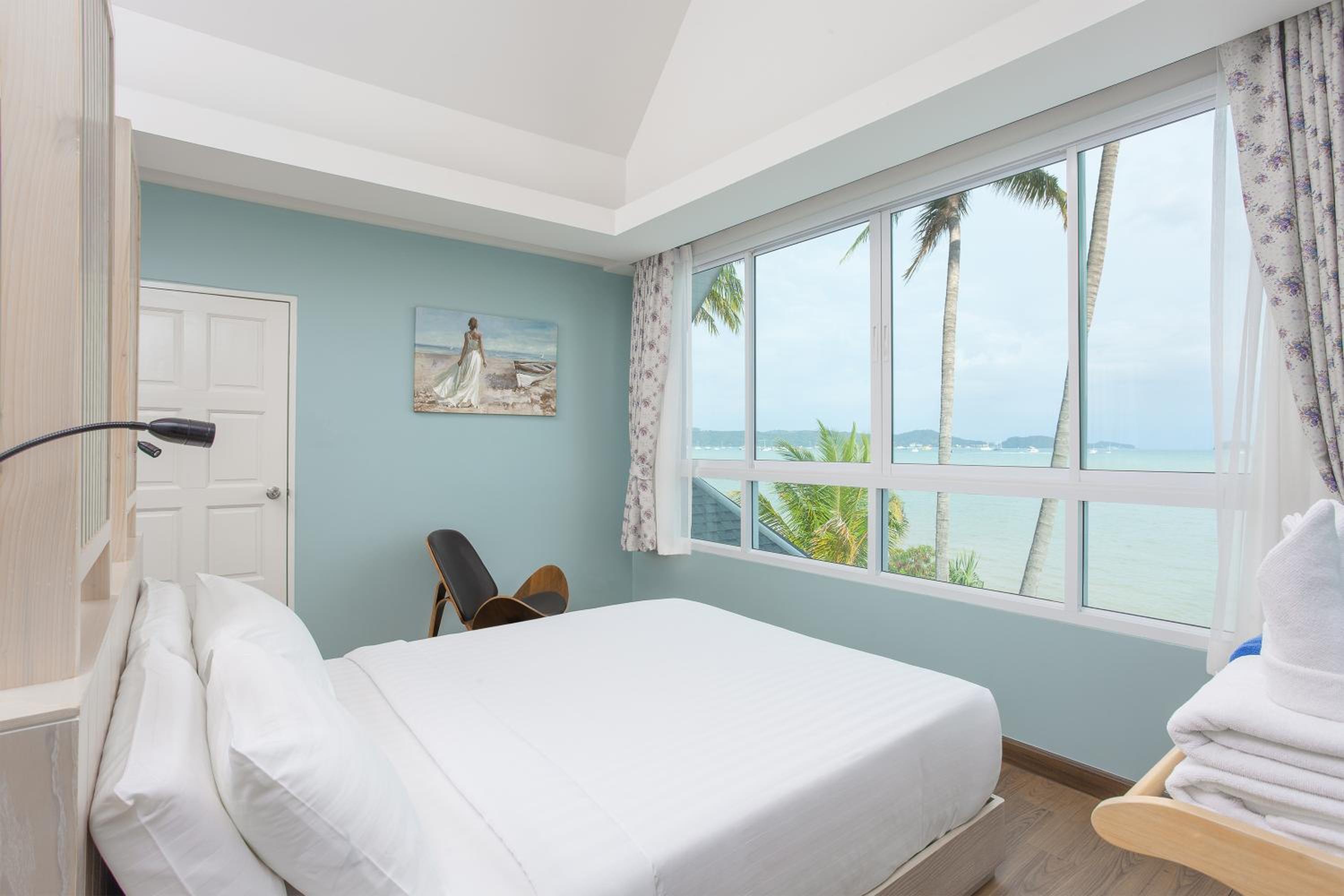 2 Bedrooms, Pool, Villa, Beach Front