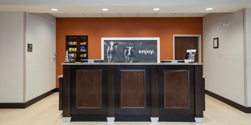 Hampton Inn Suites Seneca Clemson Area Sc 4/74