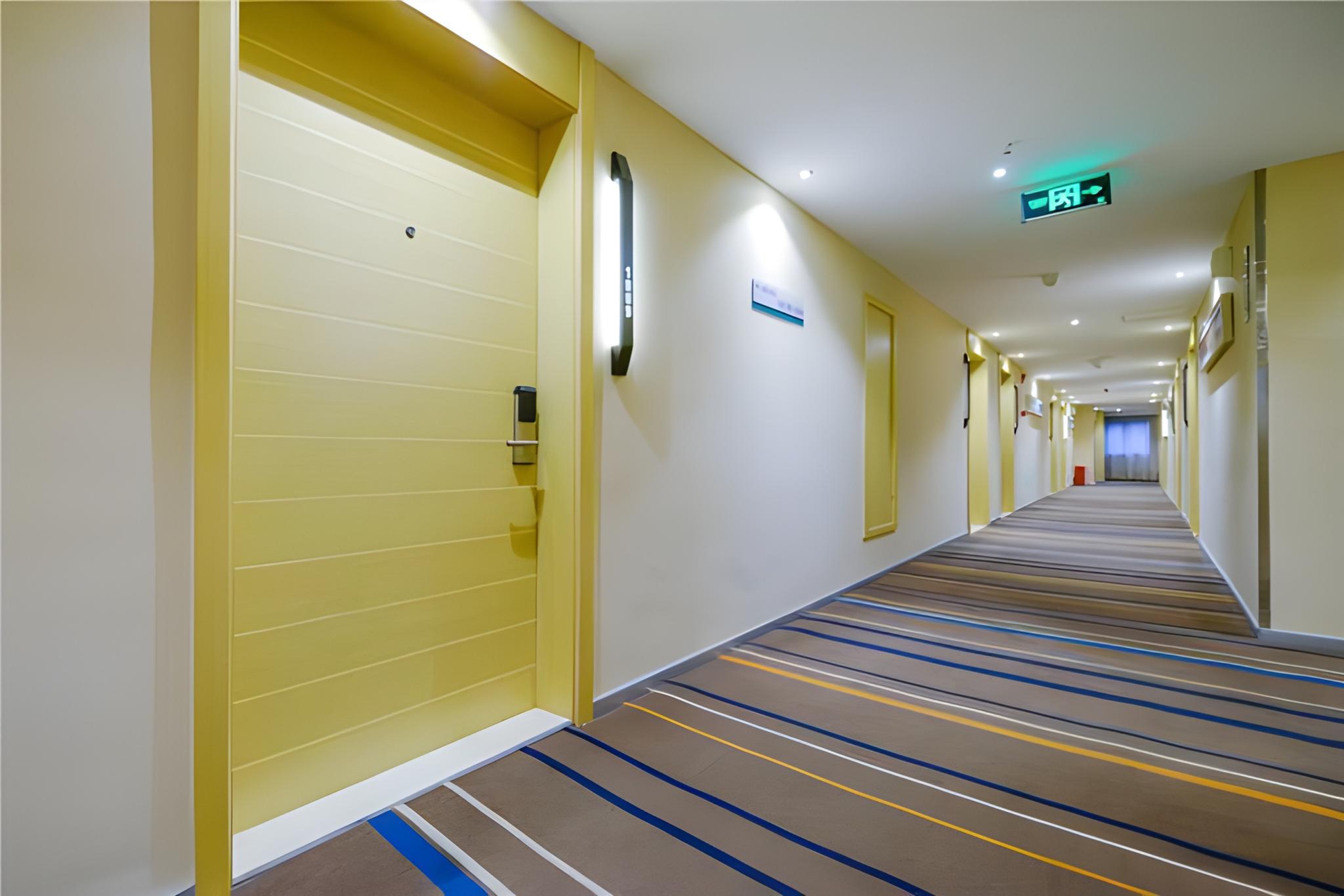 City Comfort Inn (Chongqing Yangjiaping Pedestrian Street Light Rail Station) 27/48