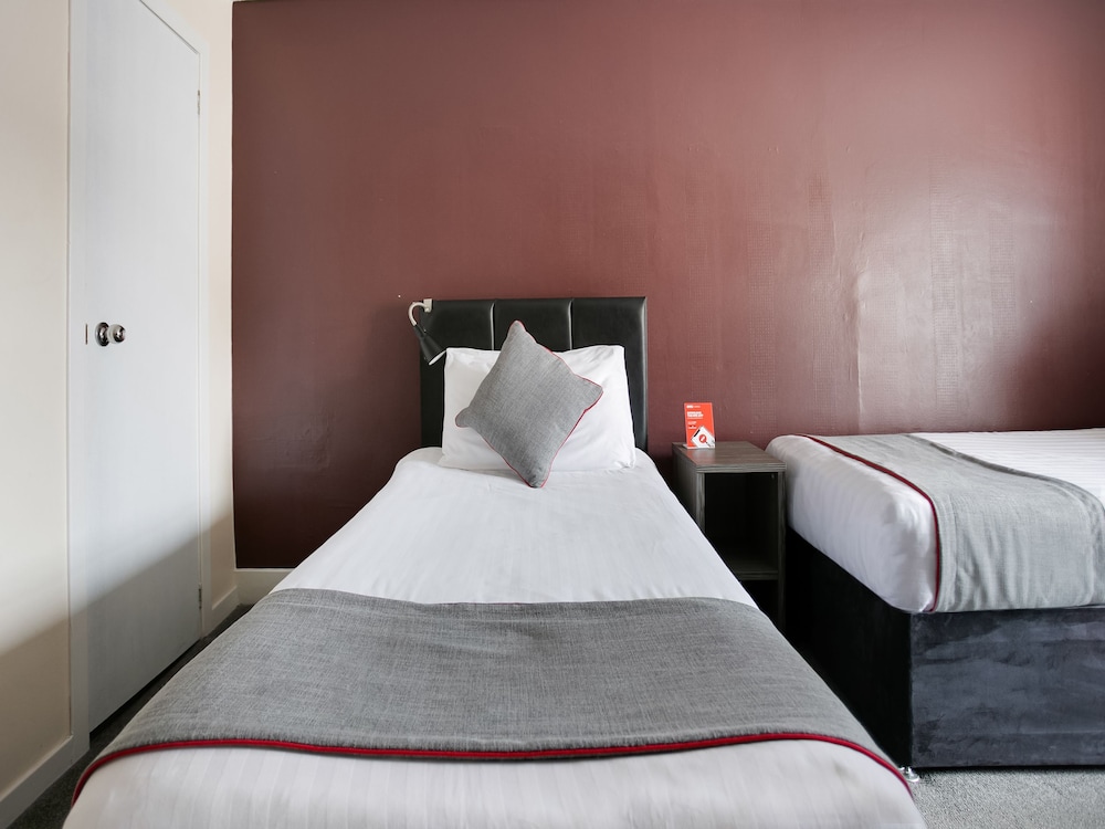 The Breadalbane Arms Room Only Hotel 14/38
