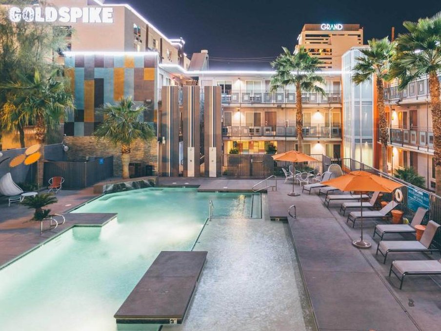 Oasis at Gold Spike 18/20