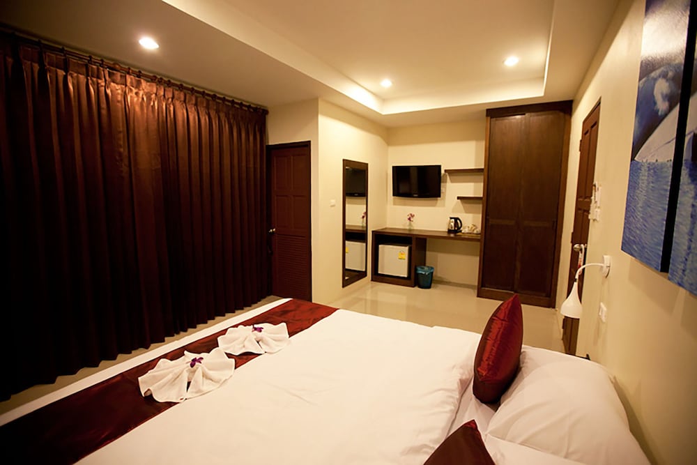 At Kamala Hotel 24/60