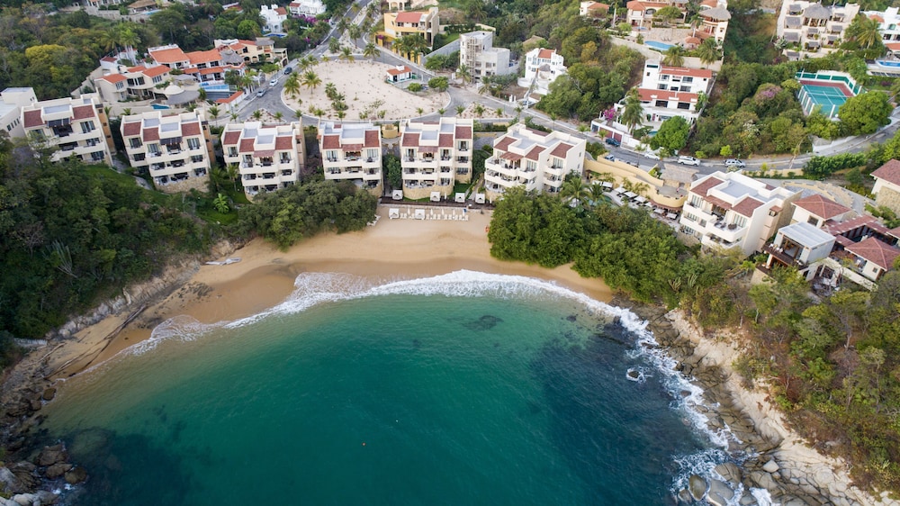 Celeste Beach Residences Huatulco Curamoria Collection 40/50