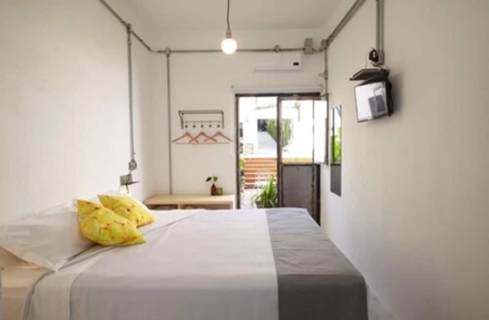 GUEST URBAN HOTEL 22/56