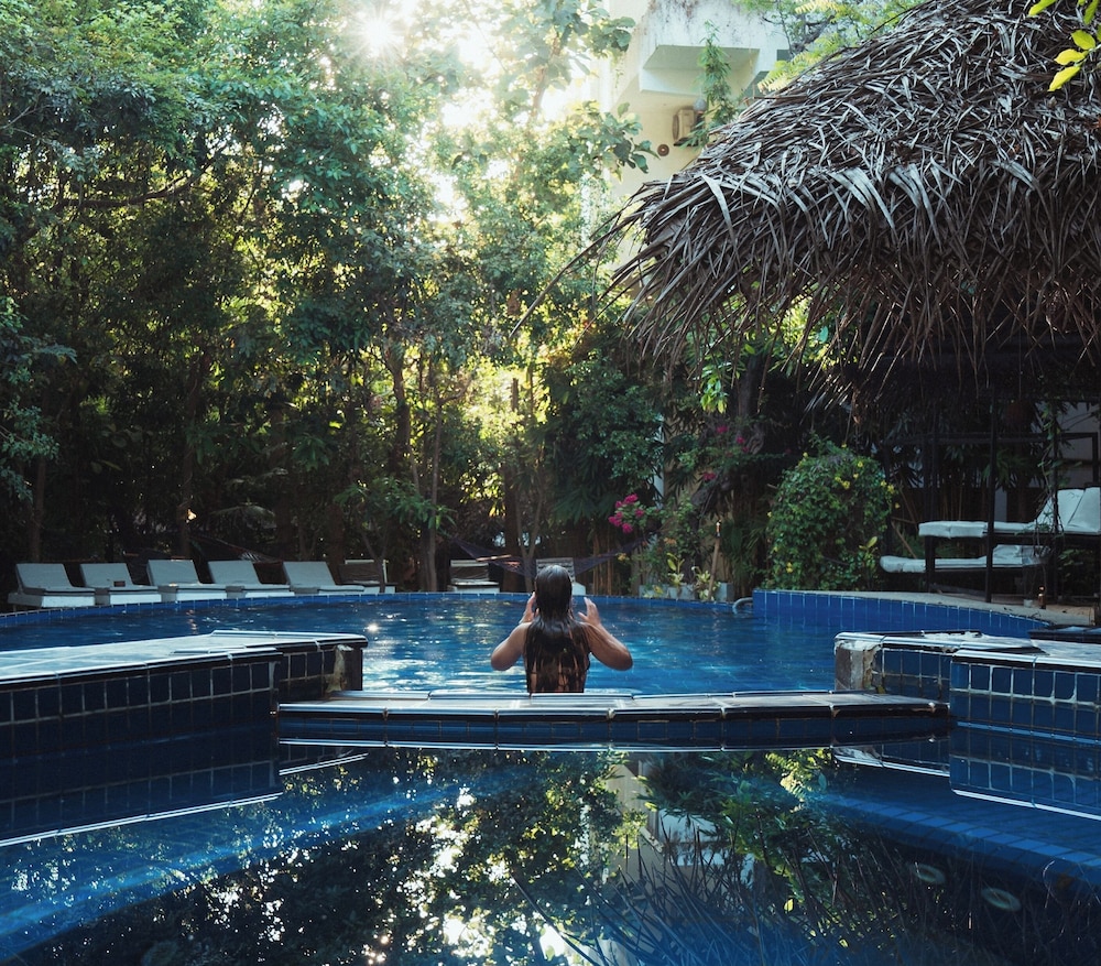 Sundaras Resort 38/50