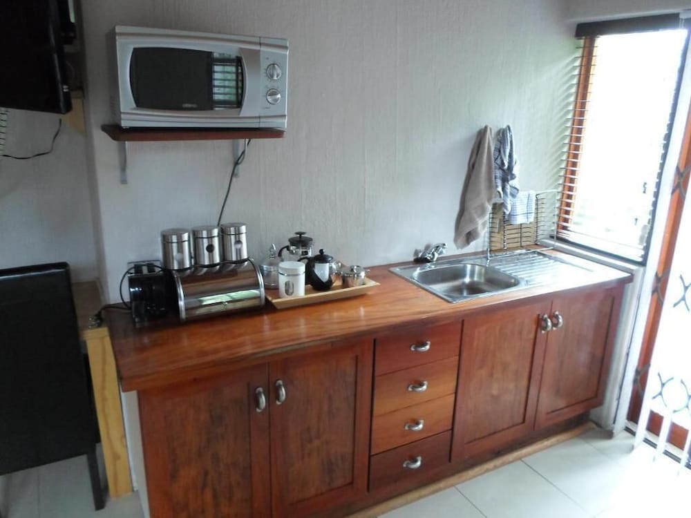 Bed And Breakfast In Waterkloof 25/50