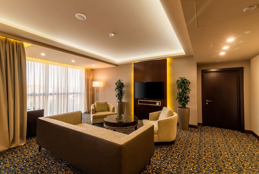Ramada Hotel and Suites by Wyndham Yerevan 28/45