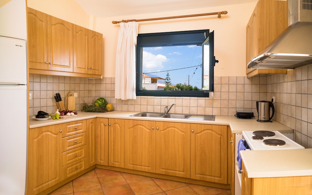 Koxyli Village Studios &amp; Apartments 8/50